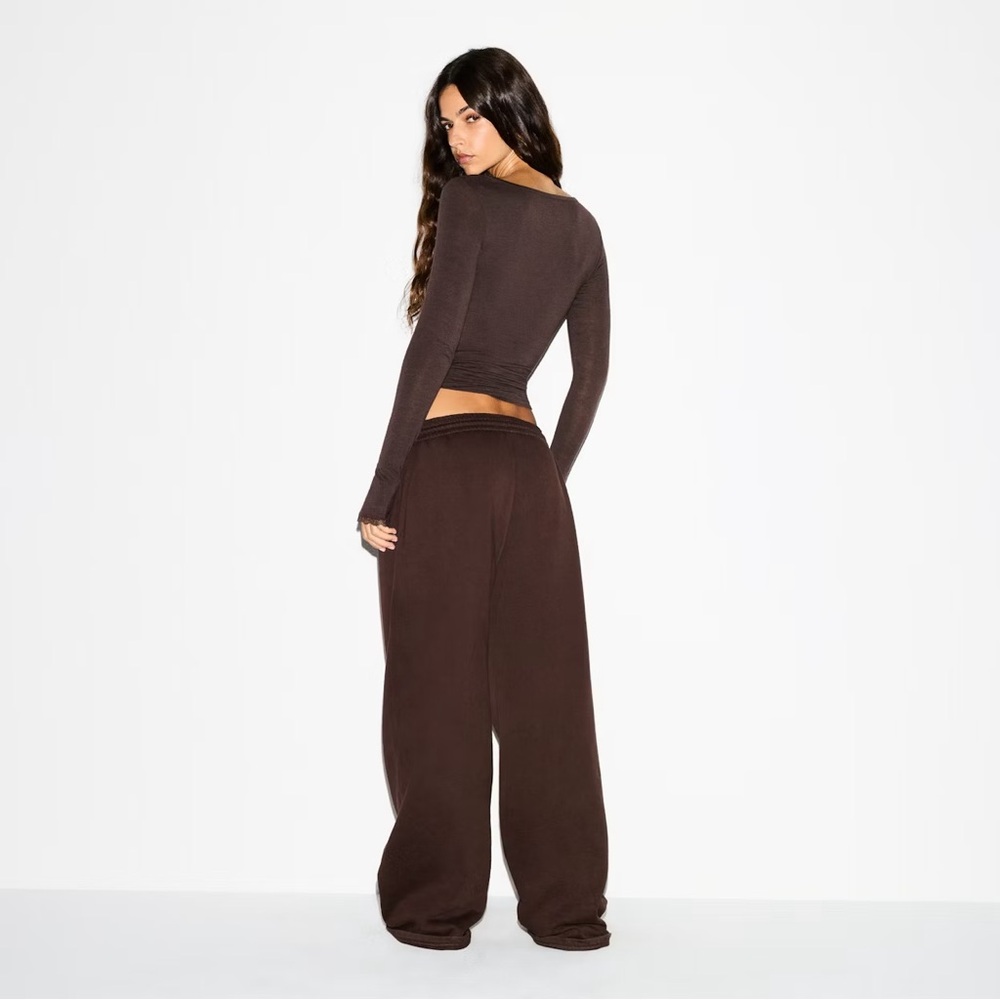 SKIMS Boyfriend Fleece Oversized Straight Leg, NWT - Picture 2 of 4